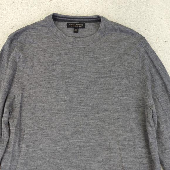 Banana Republic Mens Sweater 100% Merino Wool Gray Crew Neck Lightweight Medium‎ - Picture 3 of 9